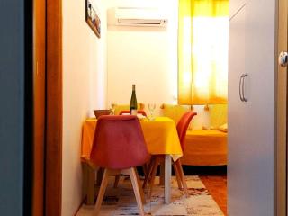 Charming Crikvenica Beachfront Apartment - One Bedroom Apartment - Crikvenica - 4