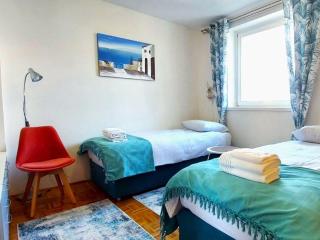 Charming Crikvenica Beachfront Apartment - One Bedroom Apartment - Crikvenica - 2