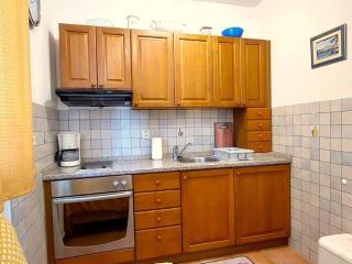 Charming Crikvenica Beachfront Apartment - One Bedroom Apartment - Crikvenica - 3