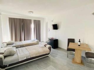 Villa Brazza - Two Bedroom Apartment 1 - Milna - 1