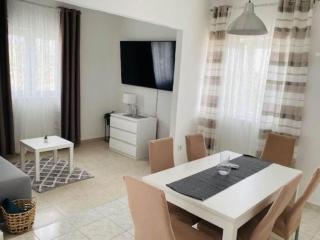 Villa Brazza - Two Bedroom Apartment 1 - Milna - 9