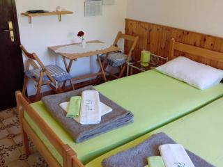 Apartments Julia - Double Room Julia 2 - Martinšćica - 3