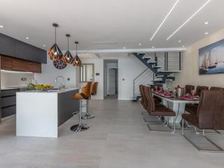 Lorena Stylish Sea View Villa - Four Bedroom Villa with Private Pool - Crikvenica - 4