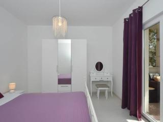 Holiday Home Mery - Two Bedroom House - Vinišće - 4