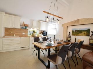 Three Bedroom Holiday Home with Pool - Rovinj - 4