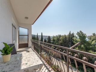 Charming Trogir Apartments with Balcony - One Bedroom Apartment - Trogir - 2