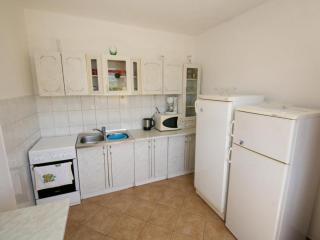 Spacious Beachfront Apartment Ciovo - Four Bedroom Apartment with Sea View - Ciovo - 8