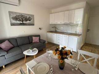 Apartment & Rooms Papa - Two Bedroom Apartment with Balcony and Partial Sea View - Mlini - 7