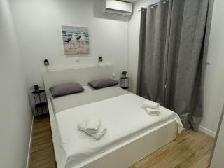 Apartment & Rooms Papa - Two Bedroom Apartment with Balcony and Partial Sea View - Mlini - 2