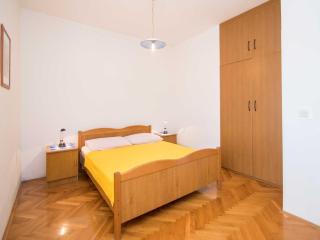 Comfortable Kastel Stafilic Apartment with Balcony - Two Bedroom Apartment with Balcony and Sea View - Kaštela - 4