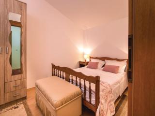 Picturesque Escape Holiday Home with Pool and Sauna - Four Bedroom Holiday Home with Sauna and Pool - Kastel Novi - 1