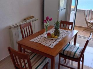 Apartments Julia - Triple Room Julia 4 - Martinšćica - 2
