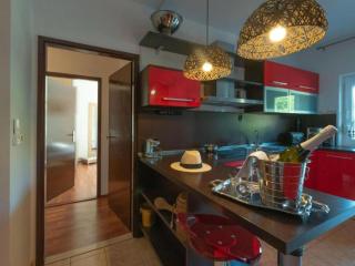 Three Bedroom Villa With Private Pool - Ugljane - 5