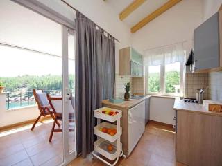 Blissful Bay Apartments Vrboska - Classic Two Bedroom Apartment with Terrace - Vrboska - 6