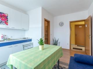 Charming Trogir Apartments with Balcony - Comfort One Bedroom Apartment - Trogir - 6