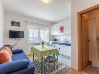 Charming Trogir Apartments with Balcony - Comfort One Bedroom Apartment - Trogir - 9