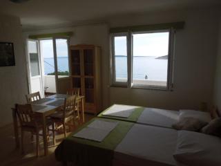 Apartments Julia - Studio Apartment Julia 5 - 6