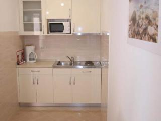 Two Bedroom Apartment With Sea View 12 - Mlini - 9