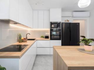 Shimmering Sea Apartment with Terrace - Four Bedroom Apartment with Terrace - Kaštela (Castelli) - 5