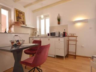 Modern and Cozy Rovinj Old Town Apartments - Classic Studio Apartment - Rovinj - 0