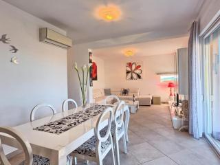 Three Bedroom Apartment with Sea View and Pool Aside - Trogir - 5