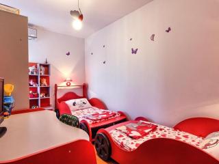 Three Bedroom Apartment with Sea View and Pool Aside - Trogir - 2