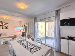 Three Bedroom Apartment with Sea View and Pool Aside - Trogir - 6
