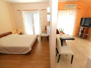 Apartments Trogrli - Comfort One-Bedroom Apartment with Balcony and Sea View - Hvar - 0