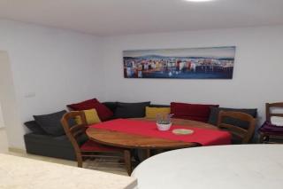 2 bedroom apartment with terrace - Okrug Donji - 0