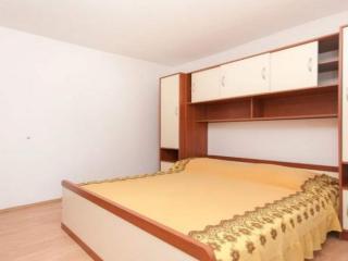 2 bedroom apartment with terrace - 6