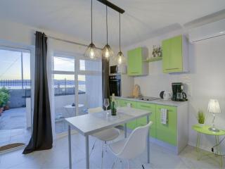 Apartments Luka & Leona - Two Bedroom Apartment with Balcony Luka - Senj - 5