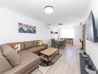 Two Bedroom Apartment with Sea View and Balcony - Kaštela - 0