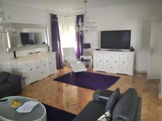 Holiday Home Dugo Selo M&A - Five Bedroom Holiday Home with Terrace - 6