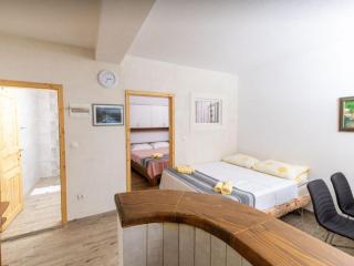 One Bedroom Apartment with Terrace and Sea View 3 - Zastražišće - 3