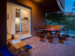 Elegant Hideaway Apartment with Pool - Two Bedroom Apartment with Pool - Trogir (Traù) - 3