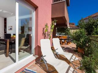 Elegant Hideaway Apartment with Pool - Two Bedroom Apartment with Pool - Trogir (Traù) - 4