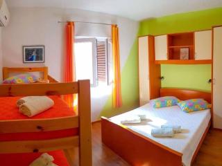 One Bedroom Apartment with Terrace and Sea View 7 - Zastražišće - 7