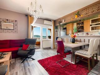 Three Bedroom Apartment with Terrace and Sea View - Trogir - 8