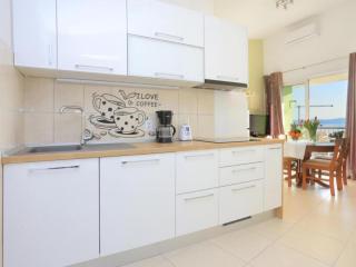 Apartments Ro i - Classic Two Bedroom Apartment with Balcony and Sea View - Podgora - 3