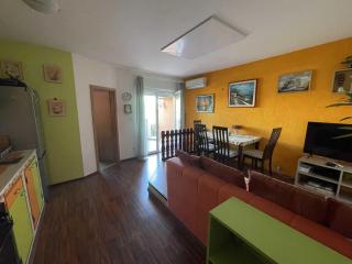 Classic and Modern Umag Apartment with Terrace and BBQ - Two Bedroom Apartment with Terrace - Umago - 0