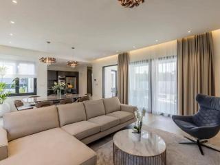 Three Bedroom Villa with Pool - Kaštela - 8