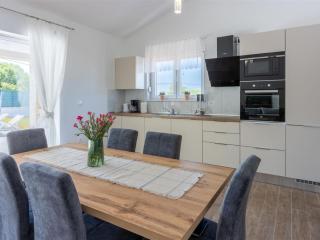 Three Bedroom Villa with Swiming Pool - Raša - 3