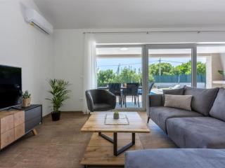 Three Bedroom Villa with Swiming Pool - Raša - 8