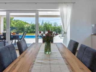 Three Bedroom Villa with Swiming Pool - Raša - 5