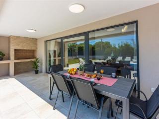 Three Bedroom Villa with Swiming Pool - Raša - 4