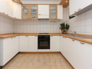 Sunny Elegant Apartments in Trogir - Classic Three Bedroom Apartment with Balcony - Trogir - 5