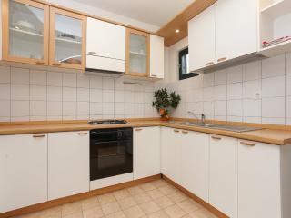 Sunny Elegant Apartments in Trogir - Classic Three Bedroom Apartment with Balcony - Trogir - 6