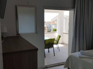 Two-Bedroom Apartment With Sea View - Novalja - 4