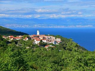 Chic and Cozy Brsec Apartment with Sea View - Two Bedroom Apartment with Sea View - Brseč - 1