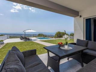 Villa Fran - Four Bedroom Villa with Private Pool - Šmrika - 0